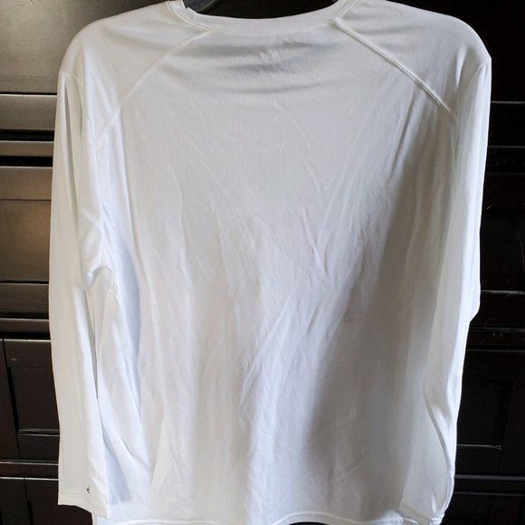 Disney Happy Holidays Long Sleeve White T-Shirt NWOT - Picture 3 of 9